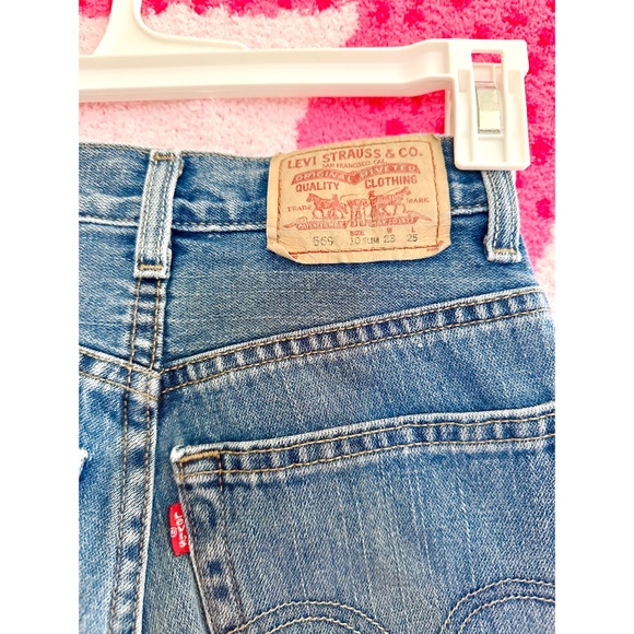 ***SOLD***🦋Levi’s Vintage Jeans🦋 - Picture 3 of 4
